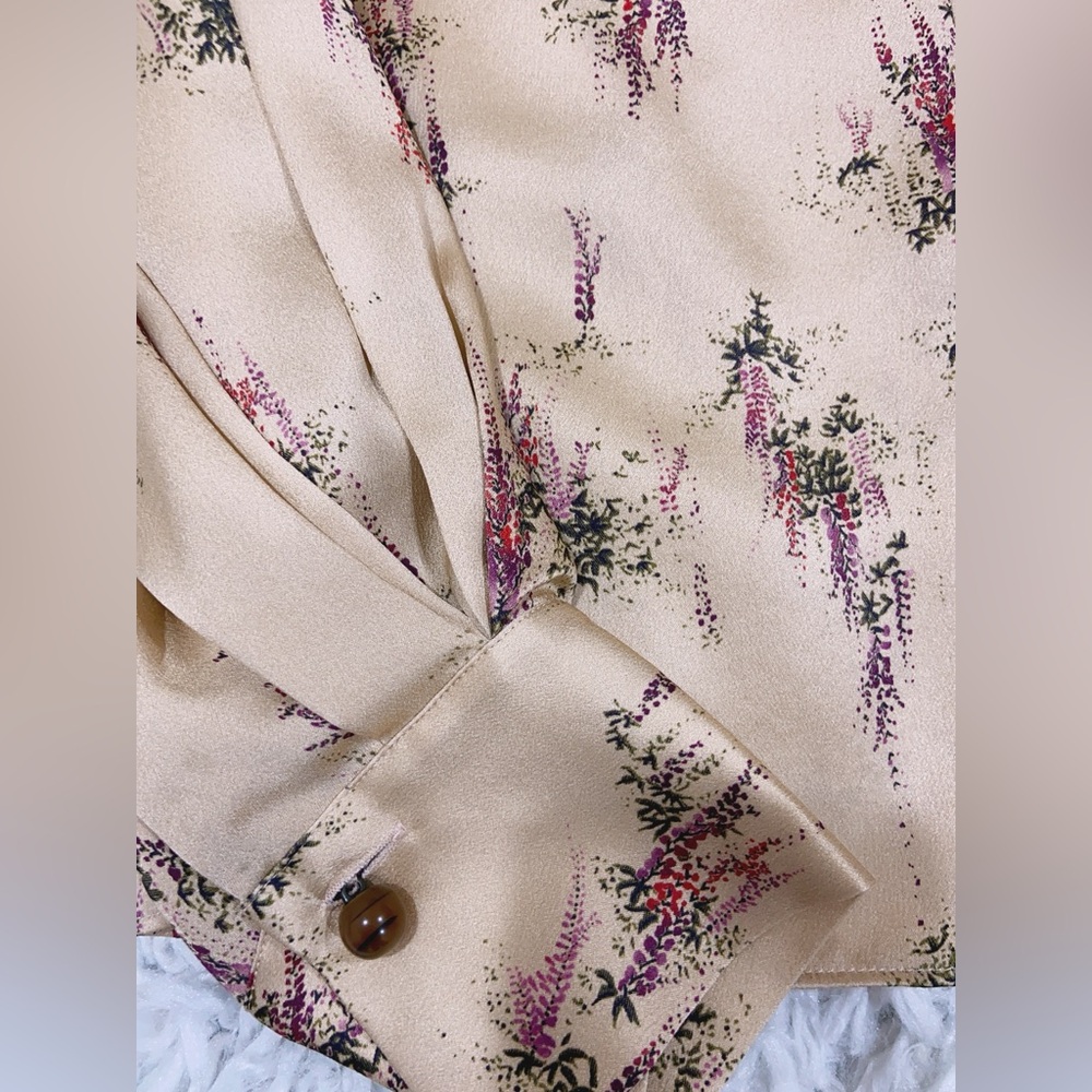 NWT Vince Wisteria Silk Mock Neck Blouse - Picture 3 of 7